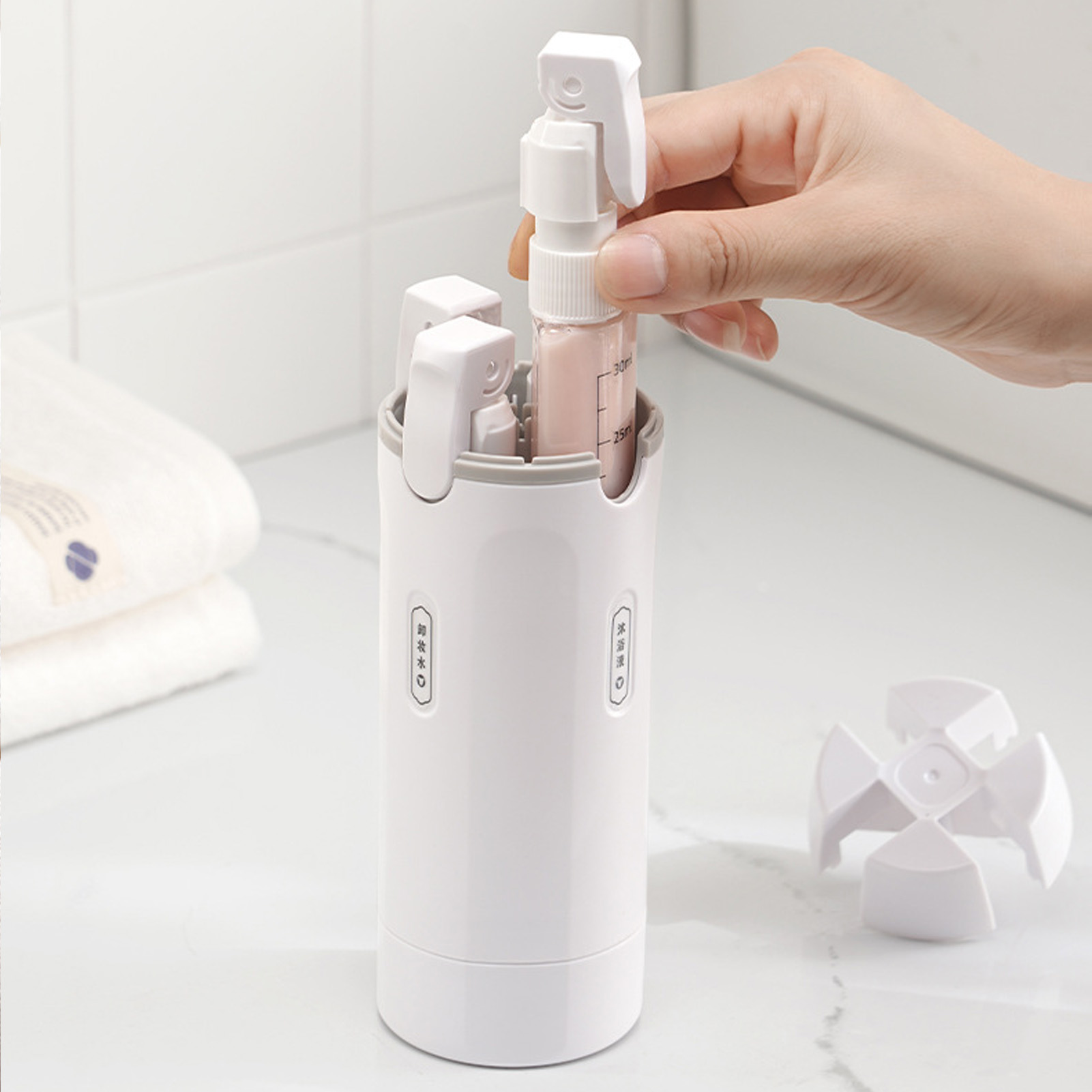 System dozowników płynów 4 w 1 – Dry Shampoo Travel recenzja i cena